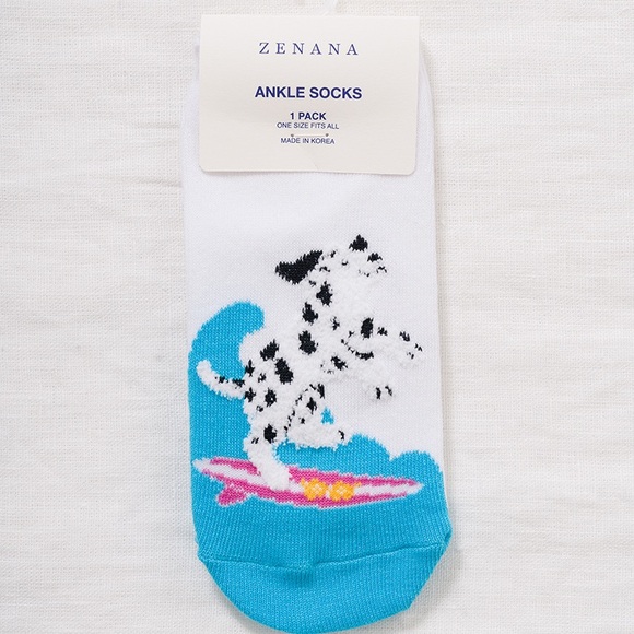 Zenana Outfitters 3 pairs Dalmatian surf socks in black, white, and grey - Picture 8 of 8